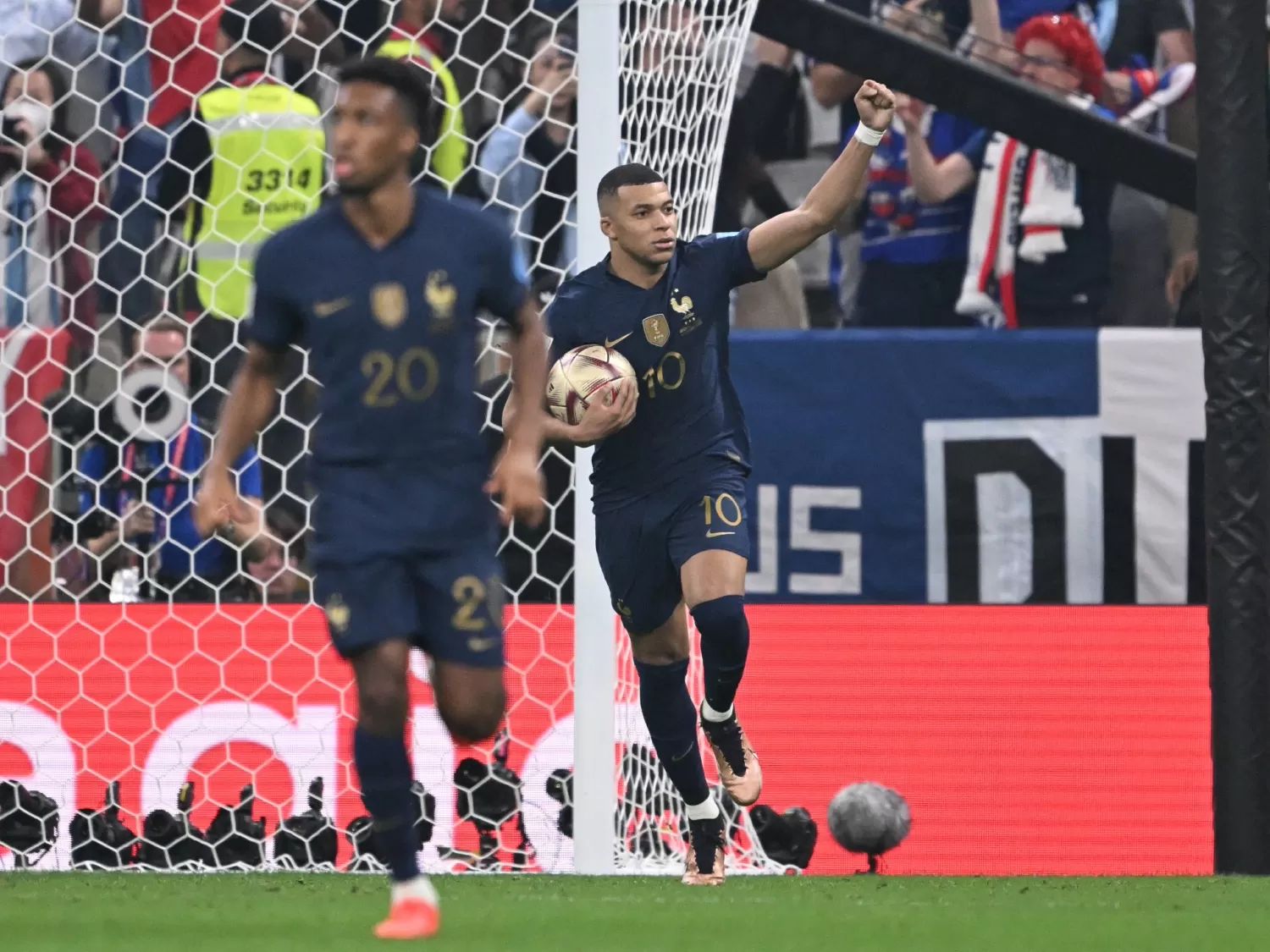 Com três gols na final, Mbappé termina na artilharia da Copa do Mundo