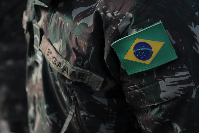 Oportunidade! Exército está convocando profissionais de até 40 anos, sem  concurso, basta ter ensino fundamental completo - JM1 Jornal das Montanhas