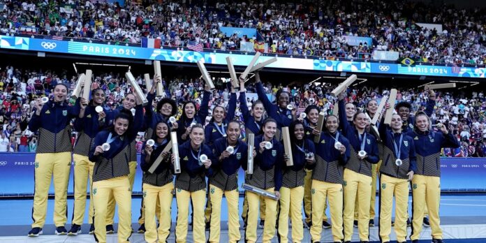 brasil-e-prata-no-futebol-feminino-apos-reves-contra-eua-na-final